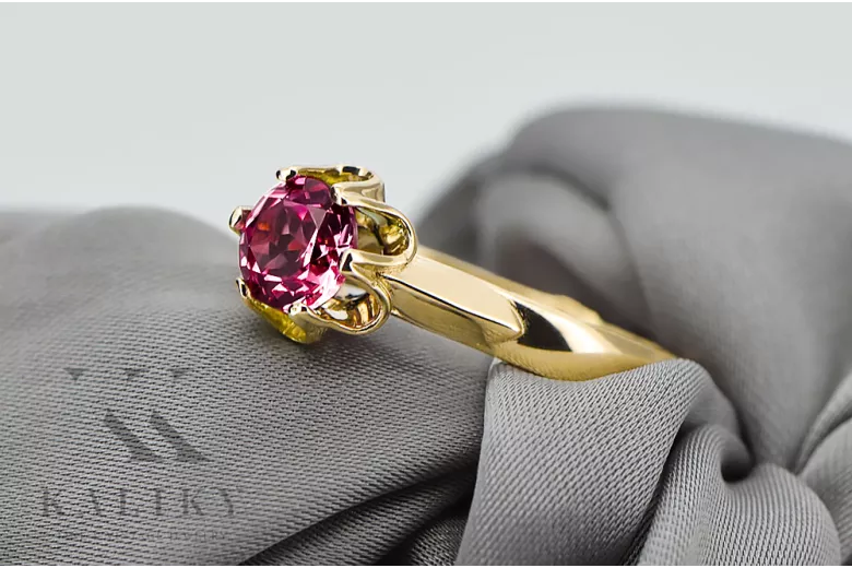 14K Yellow gold Ruby Ring Vintage style vrc122y